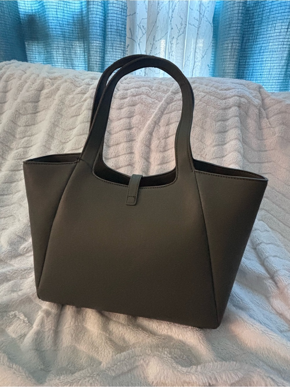 Tommy Hilfiger Utility Olive Green Handbag - Picture 2 of 8